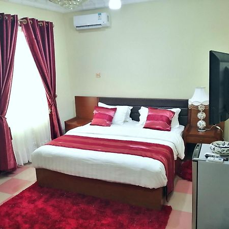 אקרה Afri-Royal Hotel מראה חיצוני תמונה