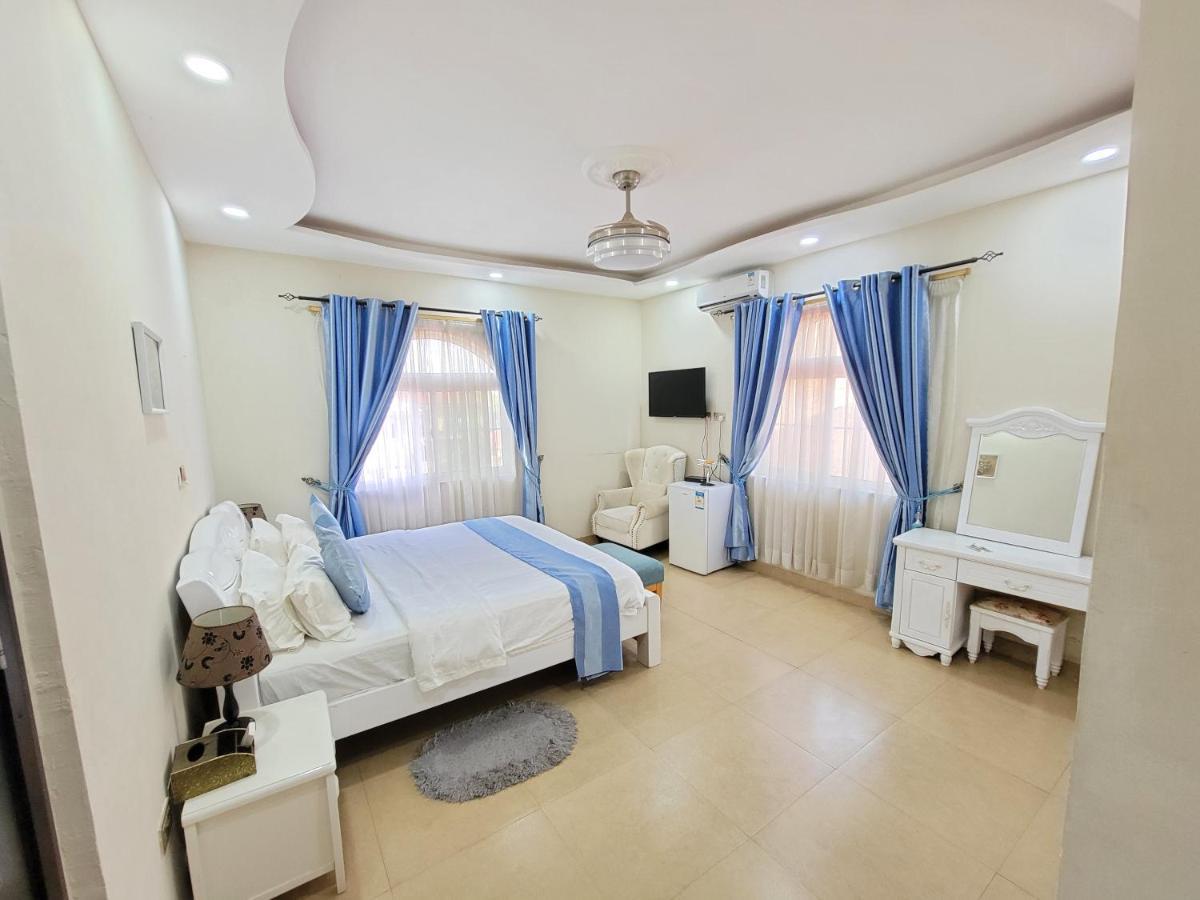 אקרה Afri-Royal Hotel מראה חיצוני תמונה