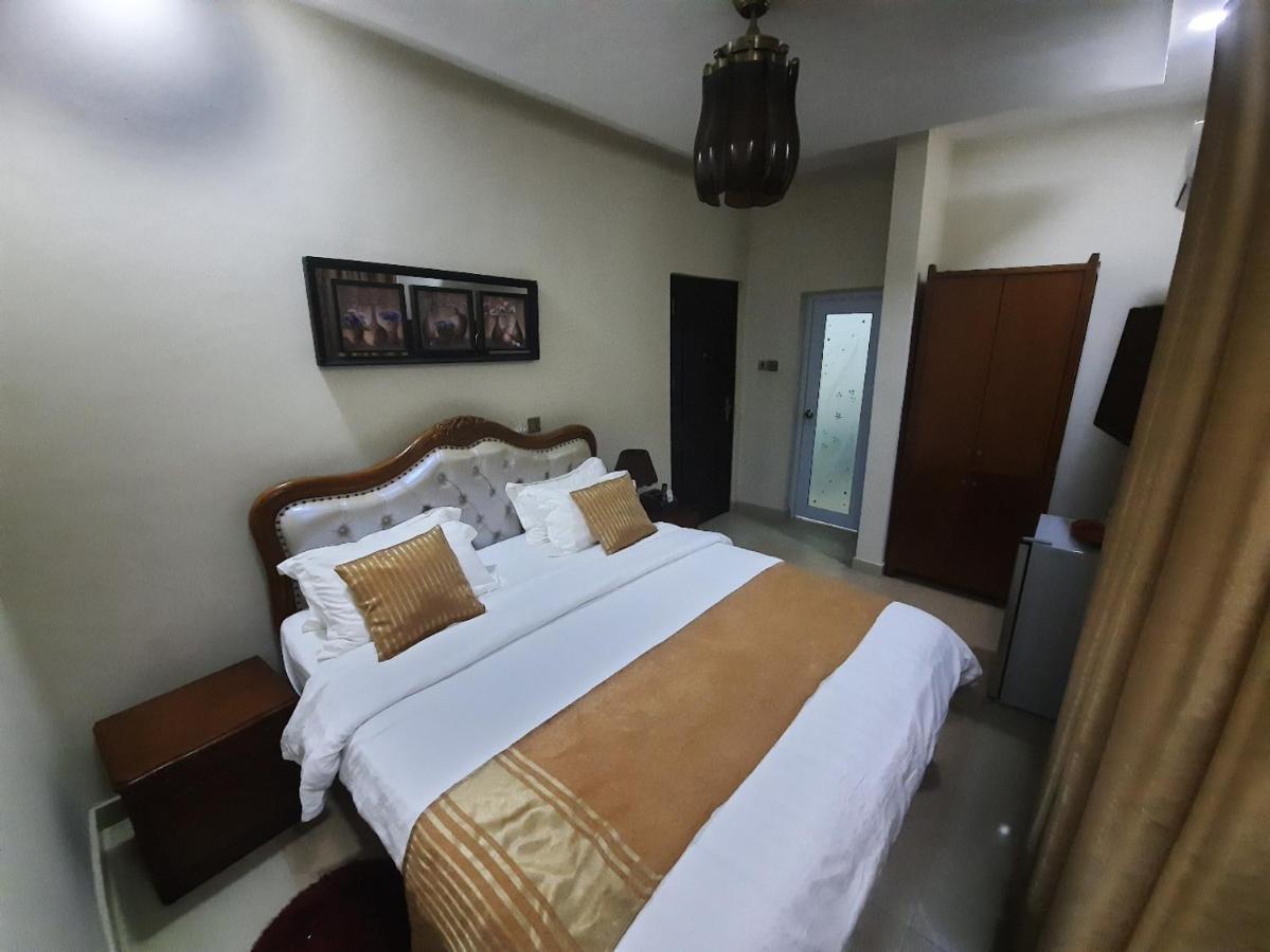 אקרה Afri-Royal Hotel מראה חיצוני תמונה