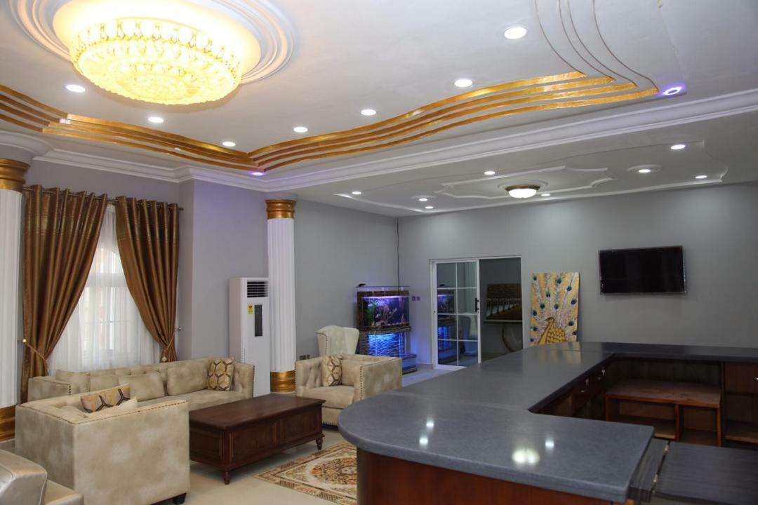אקרה Afri-Royal Hotel מראה חיצוני תמונה